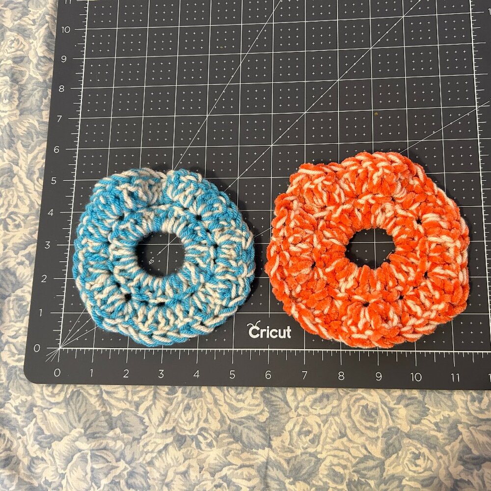 New Handmade Crochet LIGHT RUFFLE Scrunchies Oversized Hair Ties PEACHES Set 2